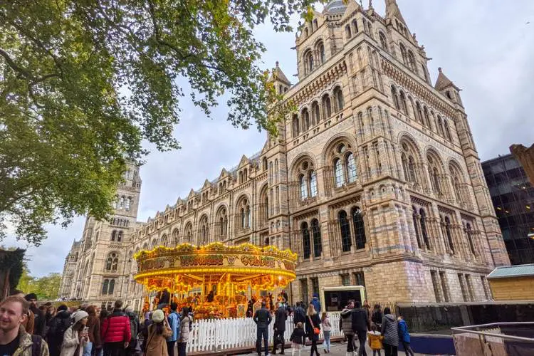 Entrada do Museu de História Natural em Londres.