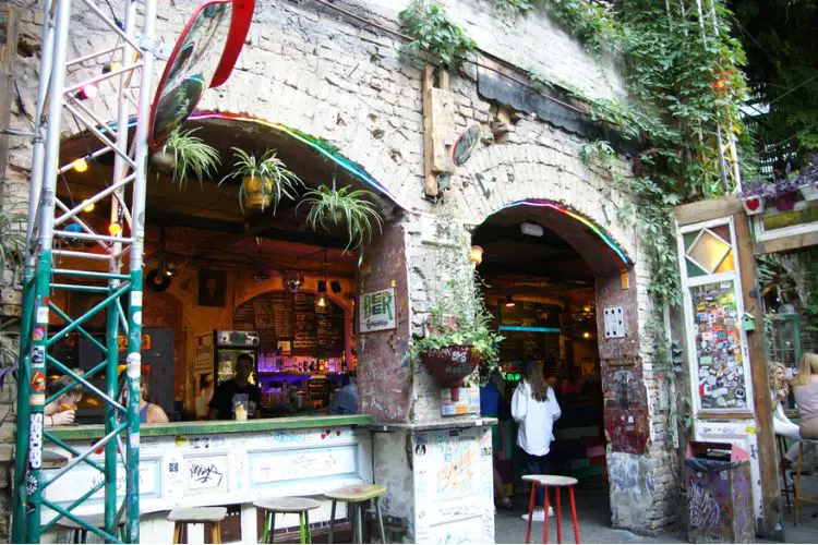 Bar ruína em Budapeste