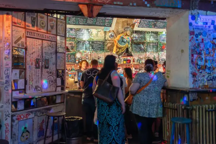 Ruin Bars, bares típicos na capital húngara.