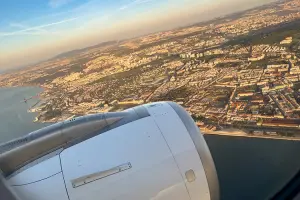 Depois de comprar a passagem aérea para Lisboa, inicie a busca por hospedagens.