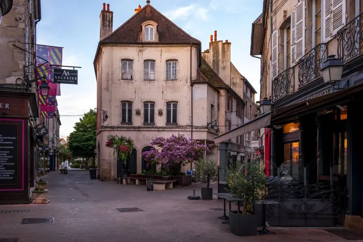 Centro histórico de Beaune no final da tarde
