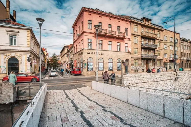 prédio histórico em Sarajevo, Bósnia