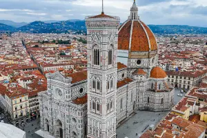 Vista aérea da Catedral Duomo de Florença, na Itália.