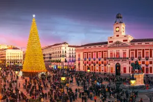 Puerta del Sol, em Madrid, no pôr do sol