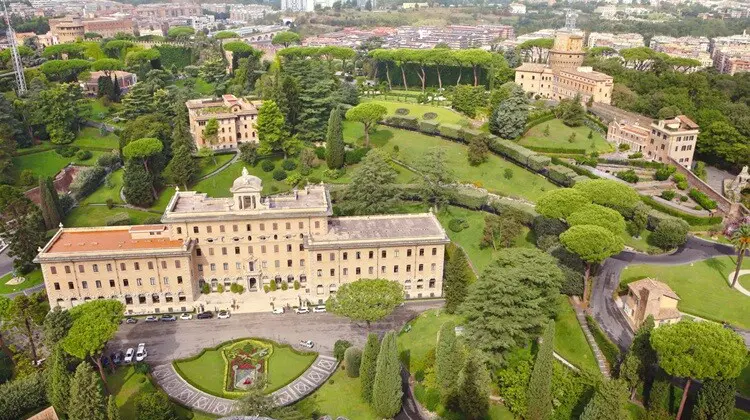 Os Jardins do Vaticano devem fazer parte do seu roteiro pelo país.