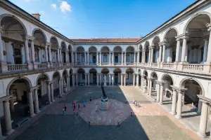 Vista da fachada da Pinacoteca de Brera.
