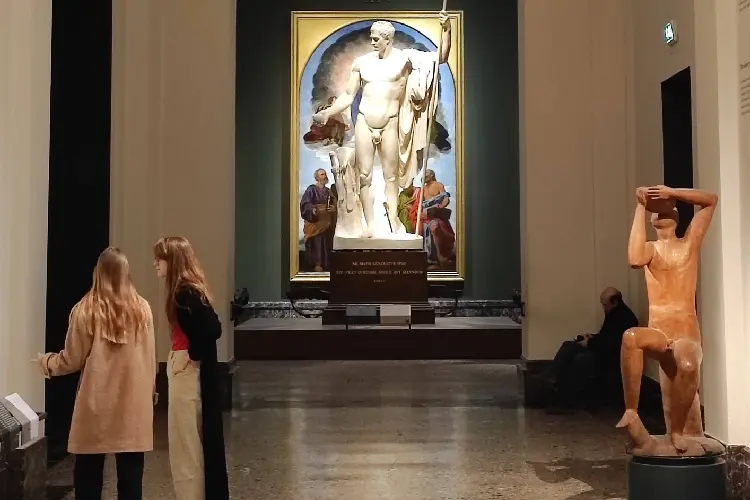 Famosa estátua na Pinacoteca de Brera.