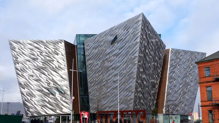 Fachada do Titanic Belfast.