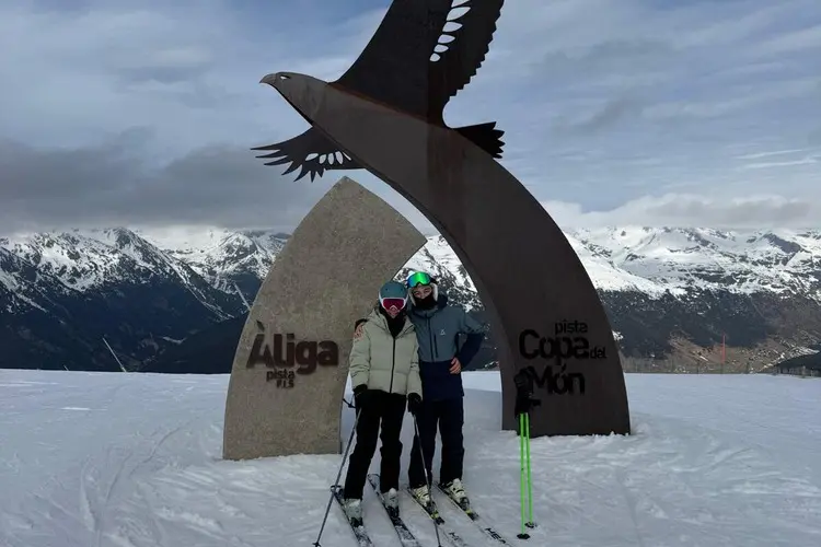 Pista preta utilizada para a Copa do Mundo de Esqui