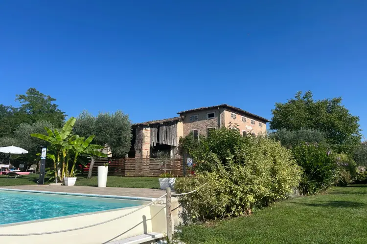 O charmoso camping rural no Lago de Garda foi a nossa primeira parada ao viajar com trailer na Europa