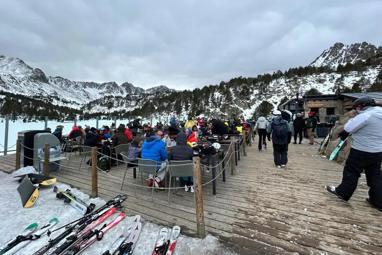 Restaurante panorâmico em Andorra, chamado Restaurant dels Pessons