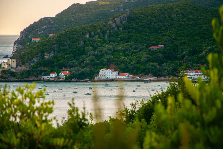 Portinho da Arrábida, no Parque Natural da Arrábida, em Setúbal, Portugal