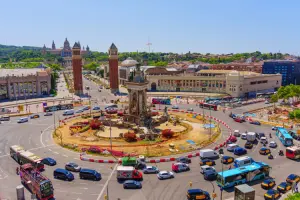 Aluguel de carro em Barcelona vale a pena para conhecer cidades próximas.