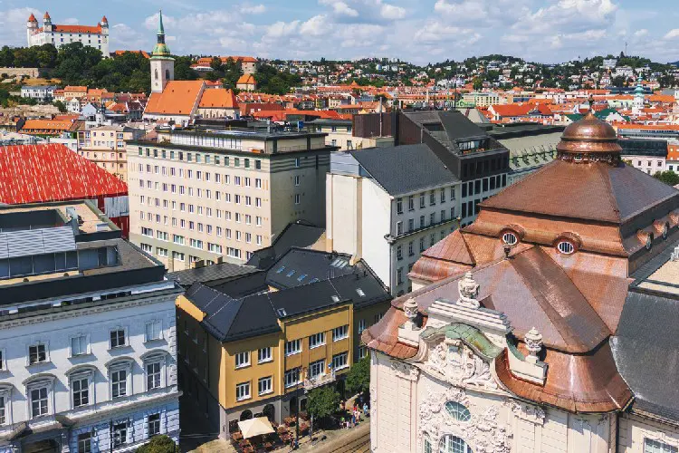 Bratislava é uma das cidades para fazer bate e volta de Viena.