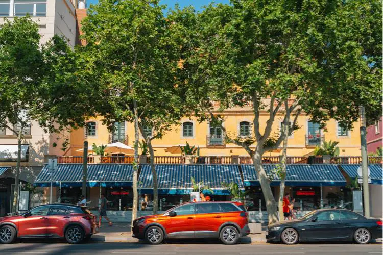 Estacionamento é um dos pontos de atenção no aluguel de carro em Barcelona.
