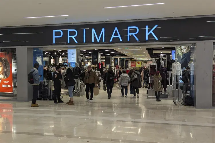 Loja Primark em Creteil é destino barato para comprar na França