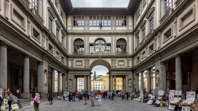 Entrada da Galeria uffizi em Florença