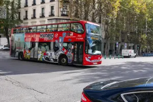 Ônibus do hop-on-hop-off em Madrid