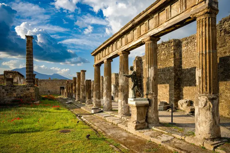 Vista das ruínas de Pompeia
