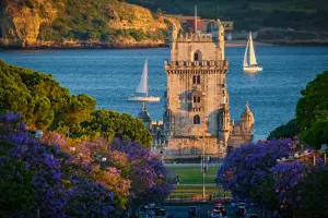 Vista da Torre de Belém em Lisboa, um dos 3 países na Europa em 15 dias.