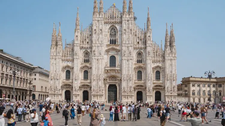 Ingresso para Duomo de Milão na Itália precisa ser adquirido antecipadamente.