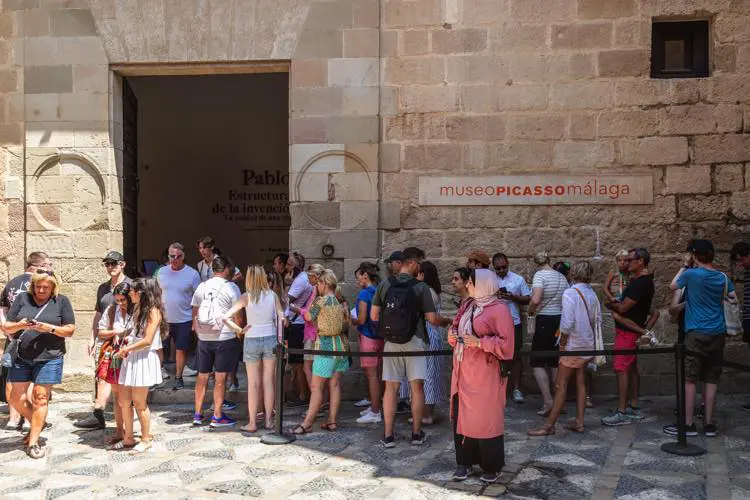 Málaga é uma boa opção de bate e volta de Sevilha.